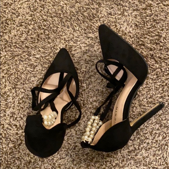 Point Toe Faux Pearl Ankle Strap Stiletto Heals - Picture 3 of 5